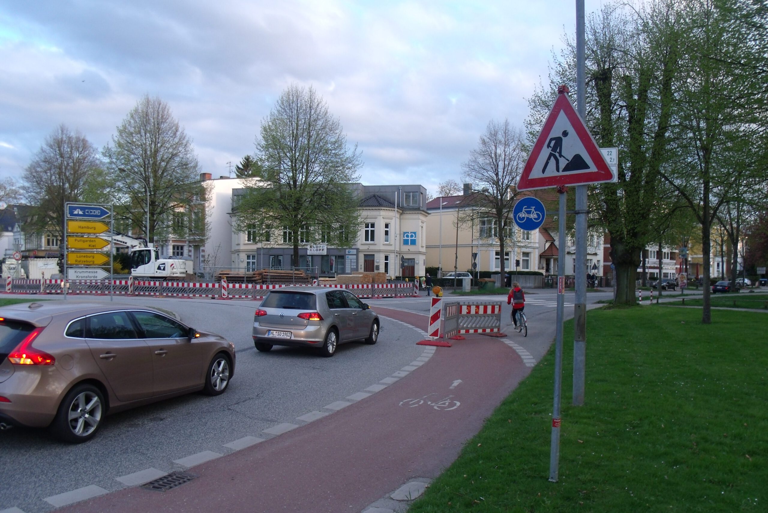 Gefährliche Gitter versperren RadfahrerInnen den Weg am Mühlentorteller