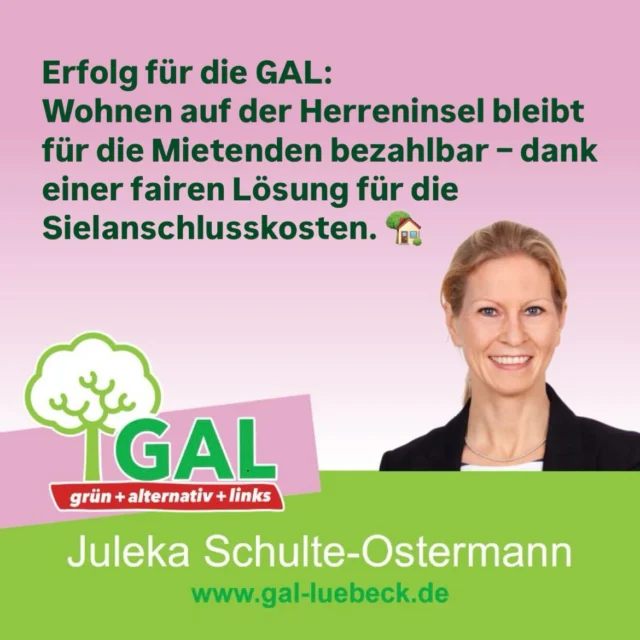 🏡 Gute Nachrichten für die Bewohnenden der Herreninsel ☀️

Auf Antrag von Juleka Schulte-Ostermann (GAL) hat der Hauptauschuss beschlossen: Die hohen Sielanschlusskosten für die Mietenden auf der Herreninsel können künftig in monatlichen Raten gezahlt werden – statt auf einen Schlag. 🙌

Für viele Bewohnende wäre die Einmalzahlung von bis zu 30.000 € eine enorme Belastung gewesen. Und das, obwohl ihr Wohnrecht bisher nicht langfristig gesichert ist. Noch immer fehlt ein Bebauungsplan. Noch immer gibt es keine Erbpachtverträge, die den Verbleib dauerhaft regeln.

👉 Wir sagen: Wer keine Sicherheit hat, darf auch nicht zur Kasse gebeten werden, als gäbe es sie. Viele Menschen leben seit Jahrzehnten auf der Insel – oft älter, verwurzelt, verbunden mit dem Ort. Für sie geht es nicht um Zahlen, sondern um ihr Zuhause.

Der Beschluss im Hauptausschuss schützt sie: 

🔸 Die Sielkosten gelten solange als „Miet-Nebenkosten“, bis langfristige langfristige Miet- oder Erbpachtverträge abgeschlossen sind.

🔸 Wer vorher auszieht, muss den Rest nicht mehr zahlen.

Ein Erfolg für die soziale Gerechtigkeit – und für den Erhalt eines besonderen Ortes in Lübeck. 💚

Wir bleiben dran – für eine gute Lösung und sichere Zukunft für die jetzigen und künftigen Bewohnenden der Herreninsel. 💕

#Lübeck #Herreninsel #Gerechtigkeit  #KommunalpolitikWirkt #SozialGestalten @andreas1977hl @ronald_thorn_official @katjamentz #LübeckEntscheidet #MenschUmweltKlima #linkeundgal #bezahlbareswohnen